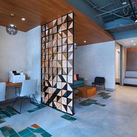 Aloft Playa Del Carmen 호텔 외부 사진 Interior of the hotel