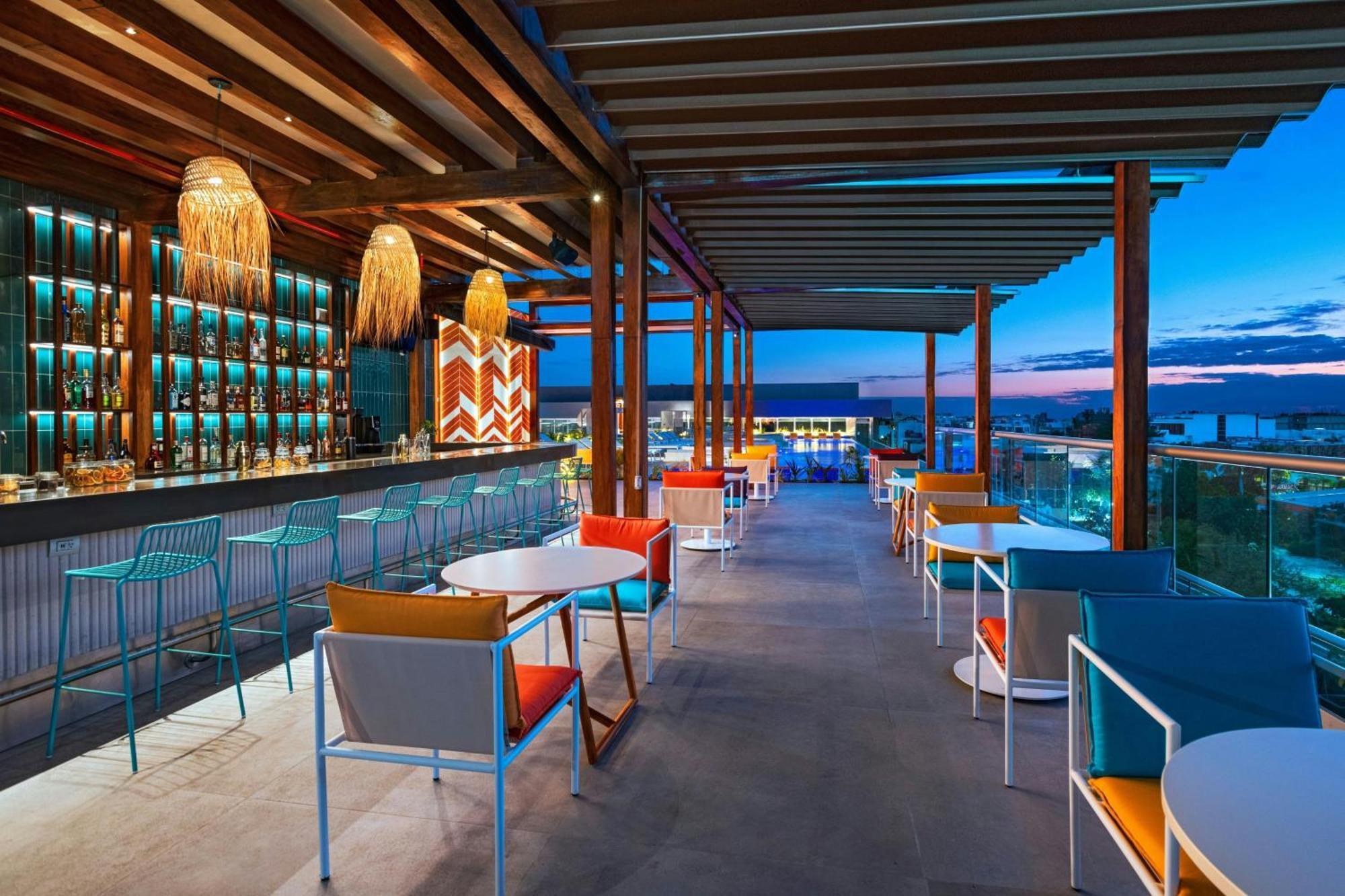 Aloft Playa Del Carmen 호텔 외부 사진 The rooftop bar at the W Bali
