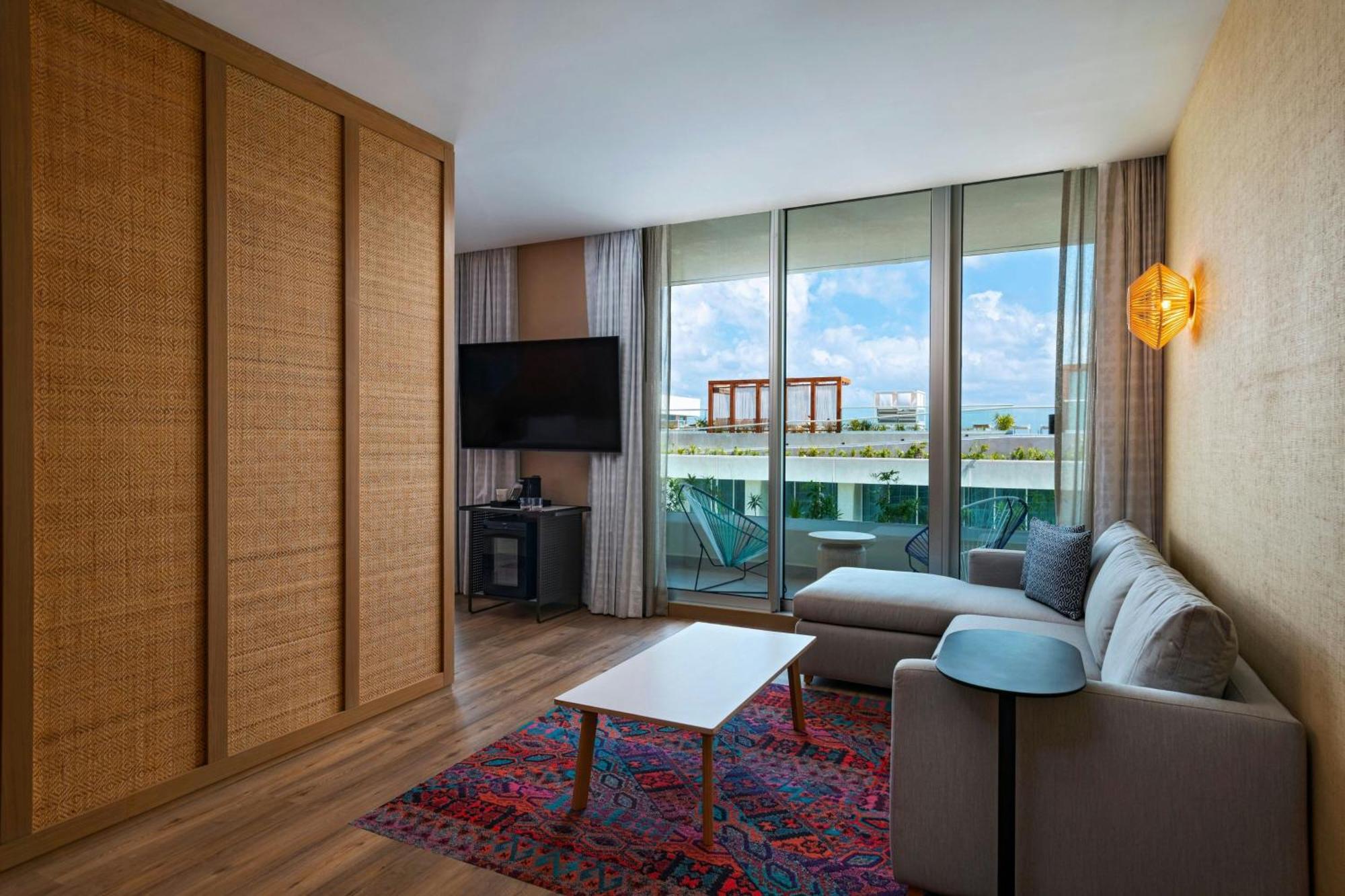 Aloft Playa Del Carmen 호텔 외부 사진 A suite at the W Miami