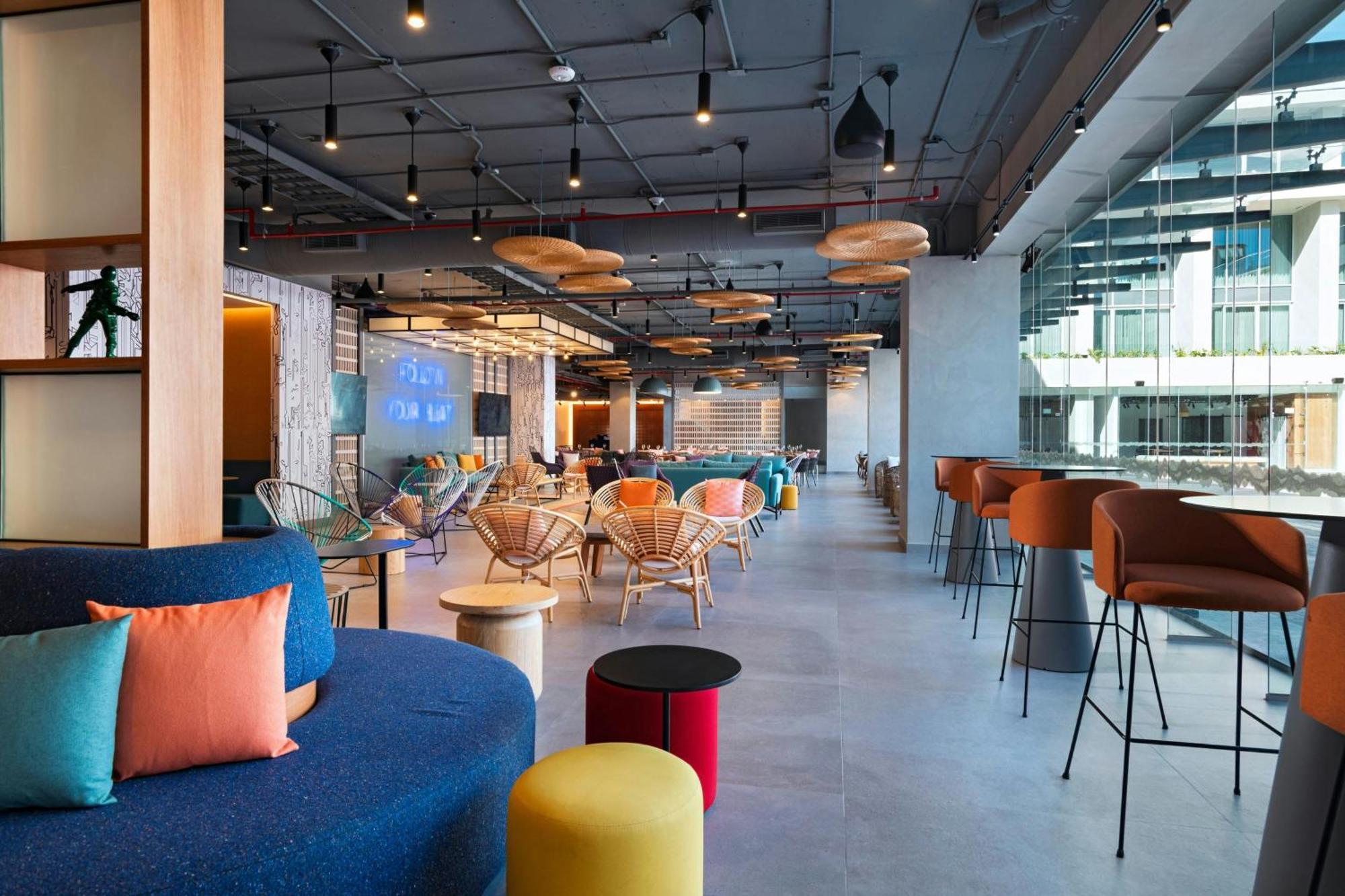 Aloft Playa Del Carmen 호텔 외부 사진 The lounge at the airport