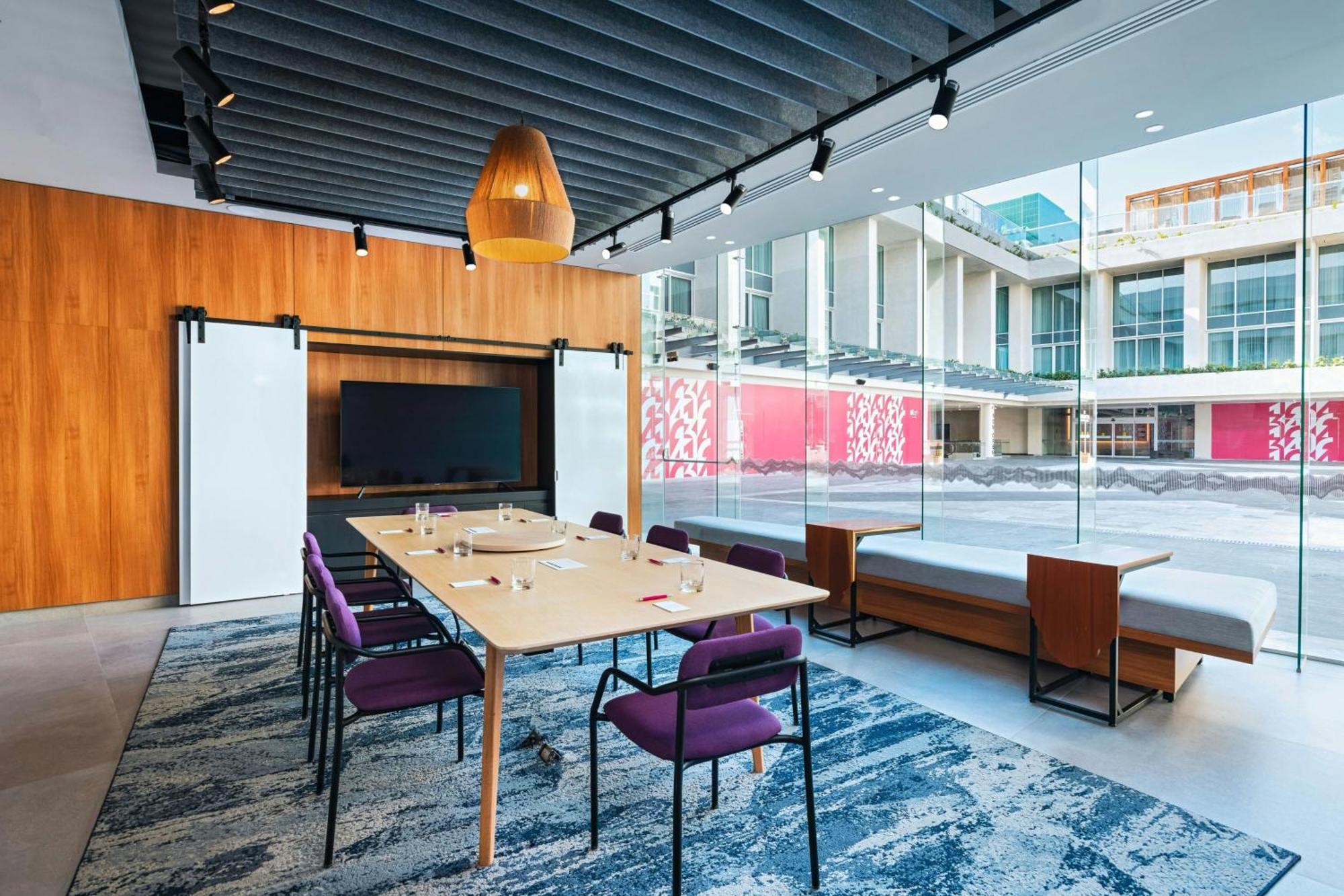 Aloft Playa Del Carmen 호텔 외부 사진 The Atrium