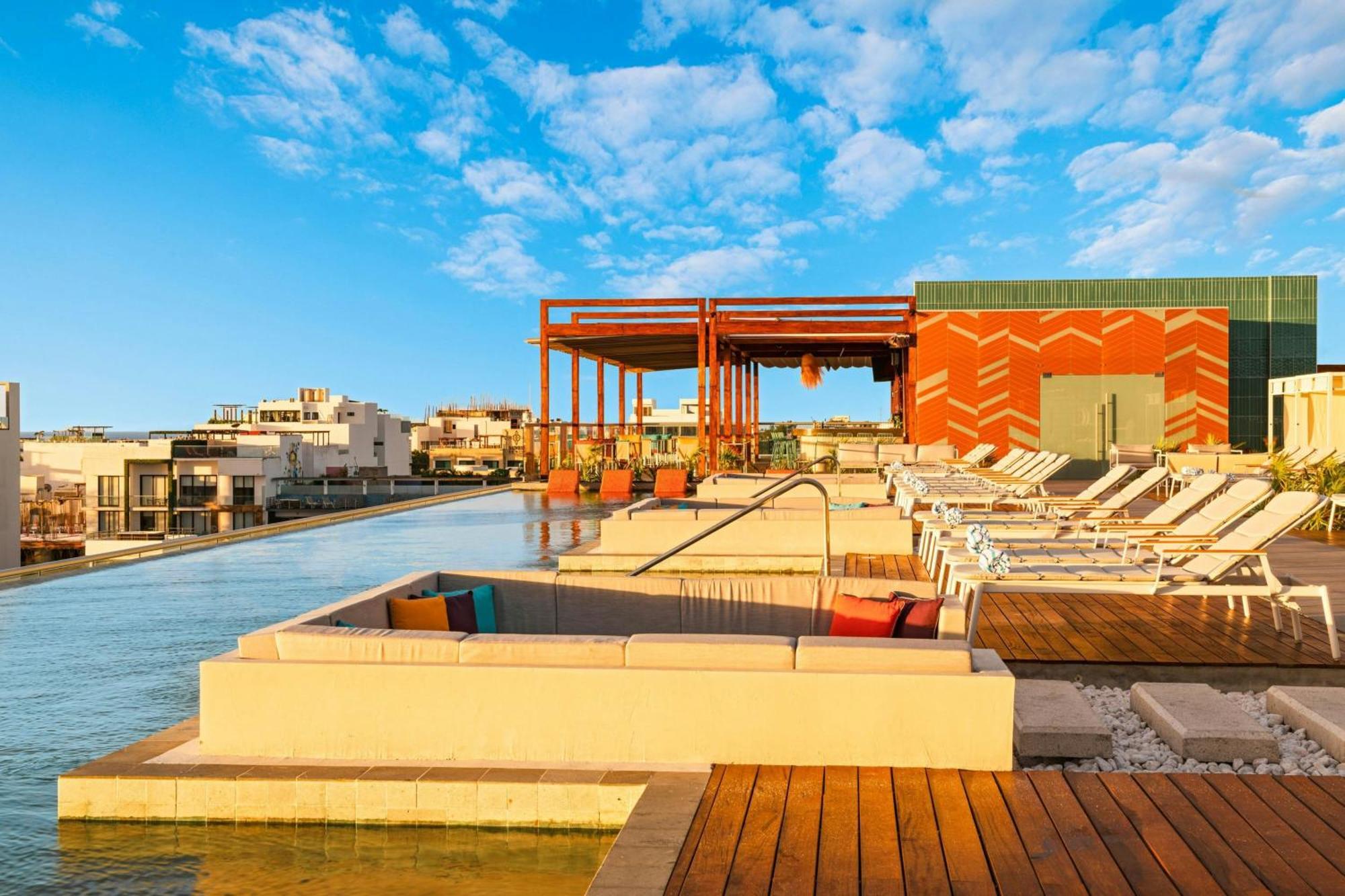 Aloft Playa Del Carmen 호텔 외부 사진 Rooftop pool at the Hotel