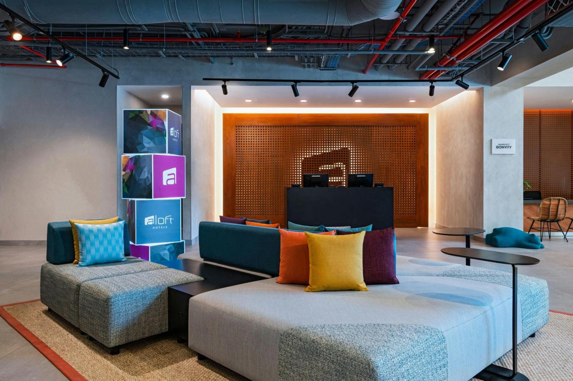 Aloft Playa Del Carmen 호텔 외부 사진 The lobby of the hotel